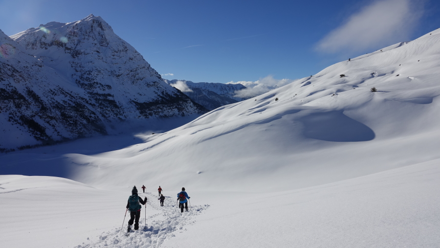 Snowshoeing - Discover Cervières, a wild valley in the French Alps