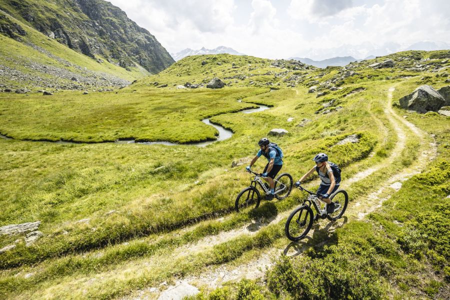 E-bike - Balade sous les glaciers du Val d'Aoste