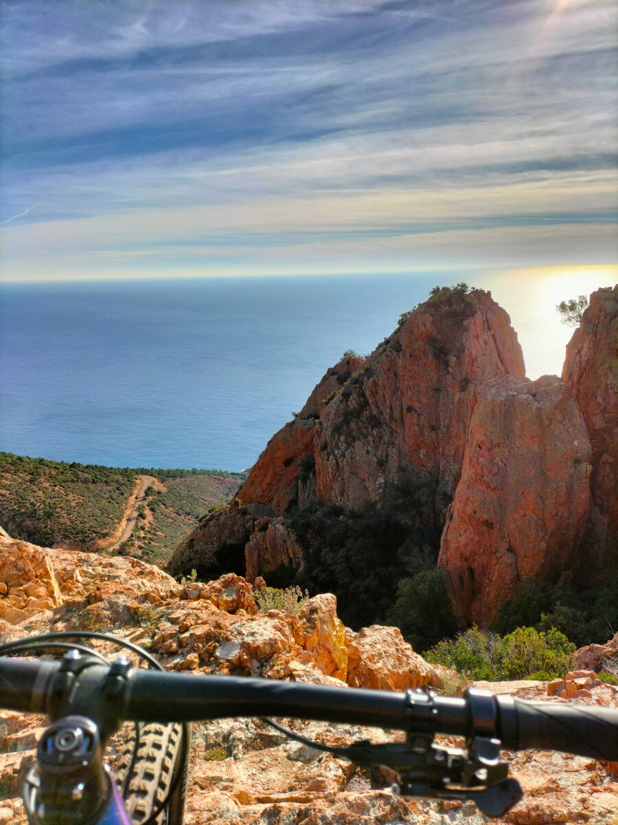 Electric mountain bike - Sunny ride in the Esterel - Côte d'Azur