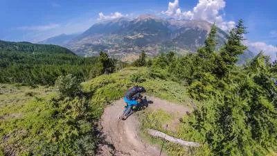 Mountain Bike - The best singletracks in Serre Chevalier area - Azimut Ski Bike Mountain - www.azimut.ski