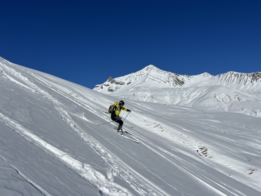Itinérance ski de rando face à la Meije 