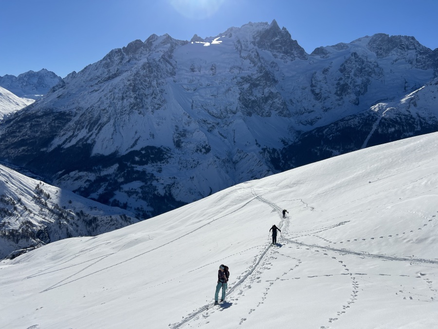 Itinérance ski de rando face à la Meije 